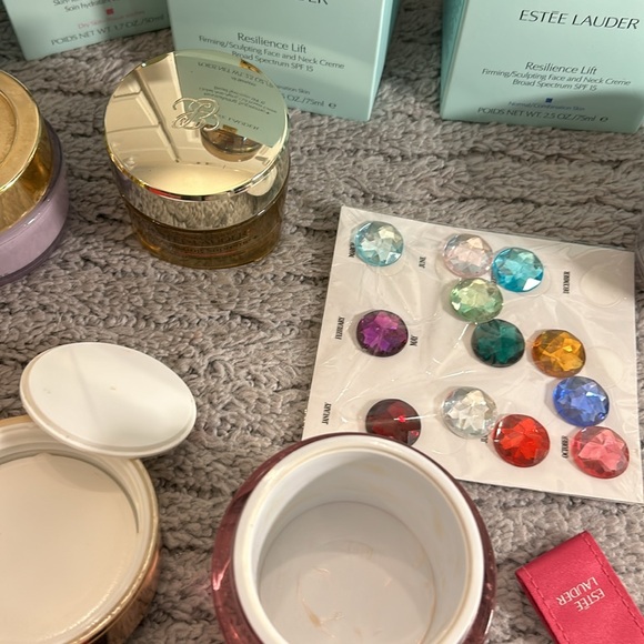 Empty Estée Lauder moisturizer jars with boxe and cover slips - Picture 4 of 4